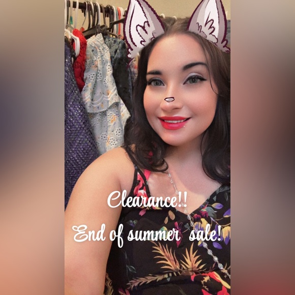 Other - 🚨 $5 Share Show today at 4 pm CST! Everything is $5! Add +2 items 🚨